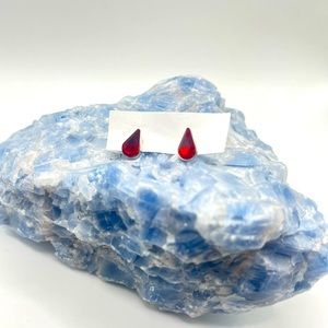 Red teardrop stud earrings